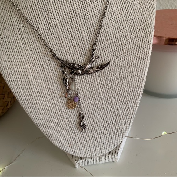 ๐ชด$5/25๐ชด vintage american eagle AE silver bird charm beaded pendant necklace - Picture 2 of 7